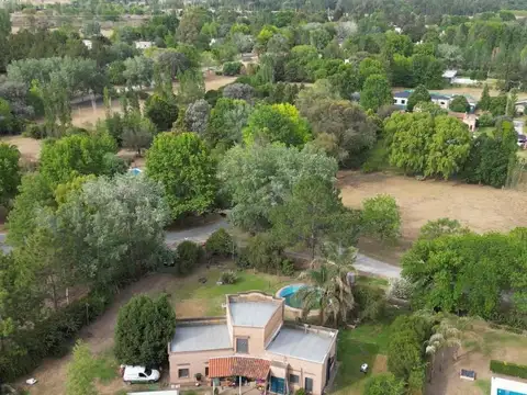 Casa en Alquiler con 1 cochera