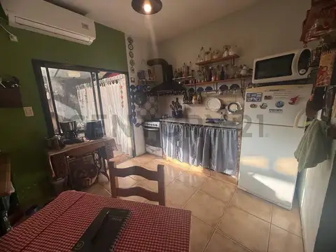 Casa 4 ambientes con 1 baño