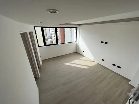 EXCELENTE OFICINA EN CALLE 12 ESQ 46