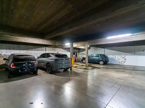 Cochera en Venta Abasto