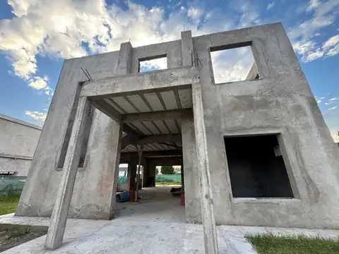 CASA EN VENTA A TERMINAR SAN ELISEO GOLF COUNTRY