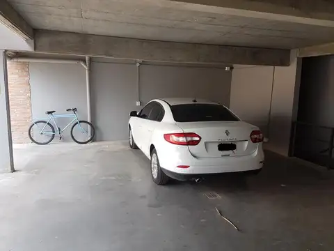 Cochera en venta -  A  solo 1 cuadra del Patio de la Madera! - Rosario