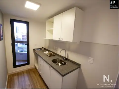 Moderno edificio a metros de Playa Brava