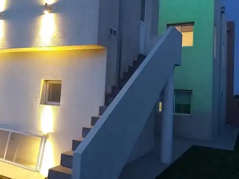 Casa 4 ambientes con 4 baños