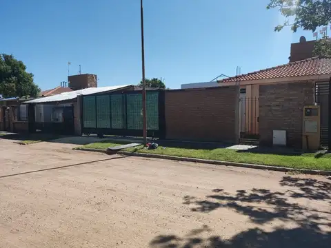 VENTA CASA AMPLIADA o 3 MONOAMBIENTES EN LA PUNTA