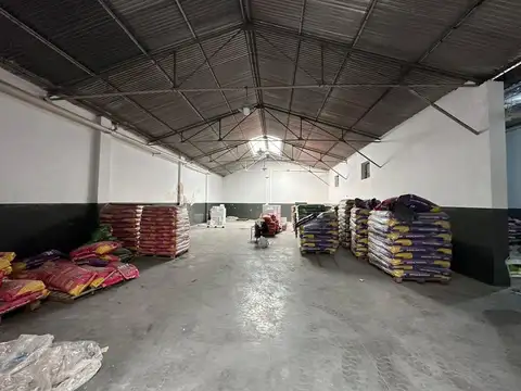 Galpon en Alquiler 19  mts Frente