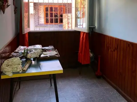 Italia nº 1468 e/Av.San Martin y Murature