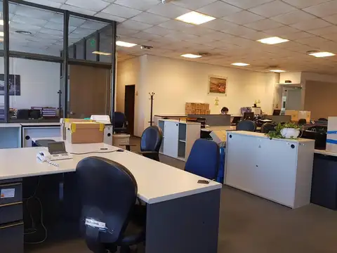 Edificio Comercial - Monserrat