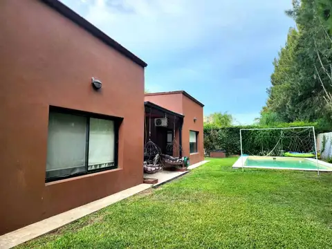 VENTA CASA 4 AMB EN BARRIO CERRADO SANTA CLARA