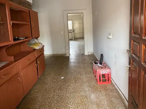 Casa en venta – 1 habitación, cocina y living | excelente ubicación