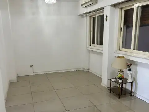 Av Gaona 1231 , Piso 1