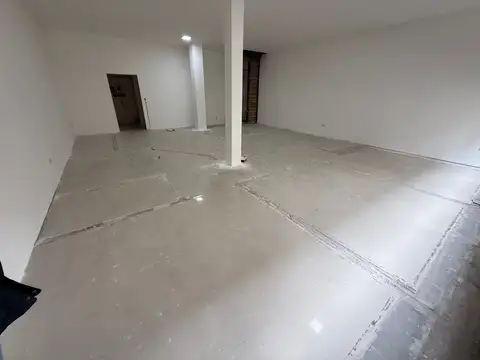 Edicicio 6 plantas de 120 m2 c/u 800 m2 totales, AA central y ascensor, oportunidad local con ofi