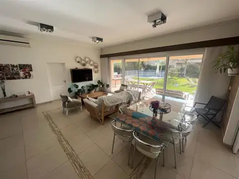 Casa - Venta - Argentina, Bella Vista - Gustavo Flaubert 1300