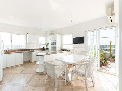 Departamento 6 ambientes con 3 baños