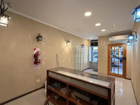 Córdoba  1626 entre Peatonal San Martín y Av. Luro