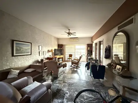 HERMOSO PISO CENTRICO CON GARAGE EN P.B -ESCUCHA OFERTA 