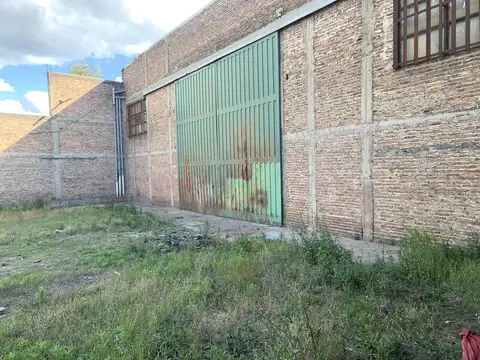 Establecimiento Industrial de 1323 m2 cubiertos s/lote de 1707 m2