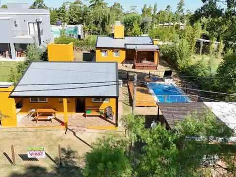 Casa con Depto y piscina Barrio San Juan I