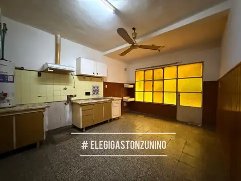 VENTA DE CASA EN CALLE PRINCIPAL DE GOWLAND