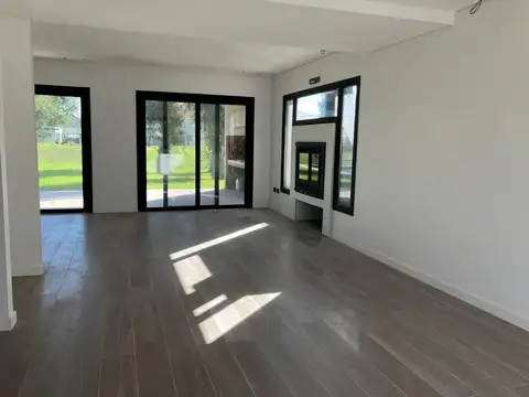 Casa en Venta en Countries y Barrios Cerrados en Esteban Echeverria, USD 730.000