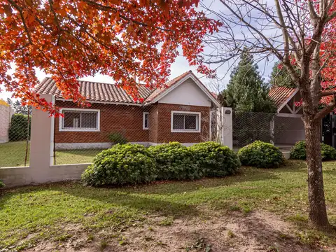 ERNESTO PALACIOS AL 9000 BIS - VENTA CASA 4 DORMITORIOS EN FISHERTON - ROSARIO