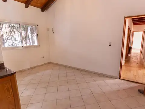 ERNESTO PALACIOS AL 9000 BIS - VENTA CASA 4 DORMITORIOS EN FISHERTON - ROSARIO