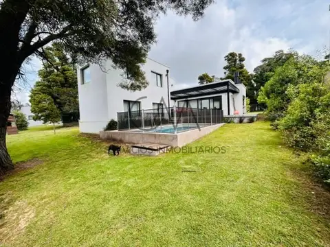 Casa 4 ambientes con 3 baños