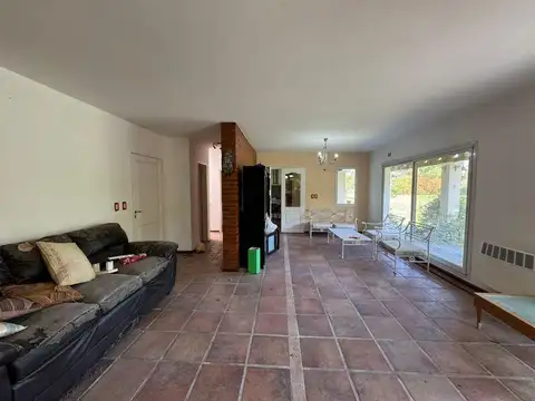 Casa en venta - 3 Dormitorios 2 Baños - 2000Mts2 - Haras Del Sur I