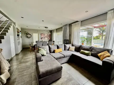 Alquiler de Casa AREA 1 San Sebastian ANUAL amoblado