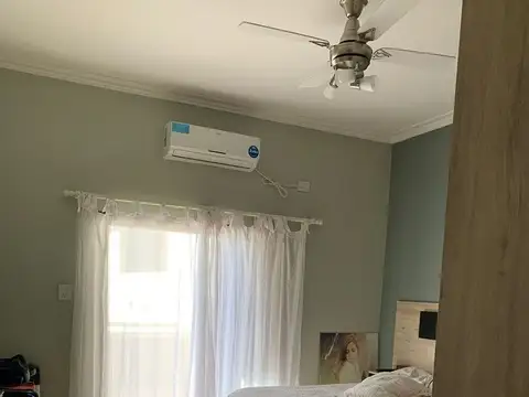 Casa 7 ambientes con 2 baños