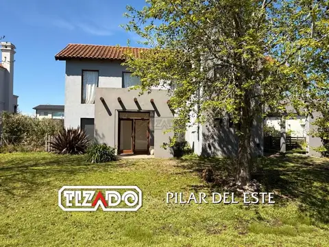 Casa en Venta en Los Jazmines Pilar del Este 4 Dormitorios Apto Crédito