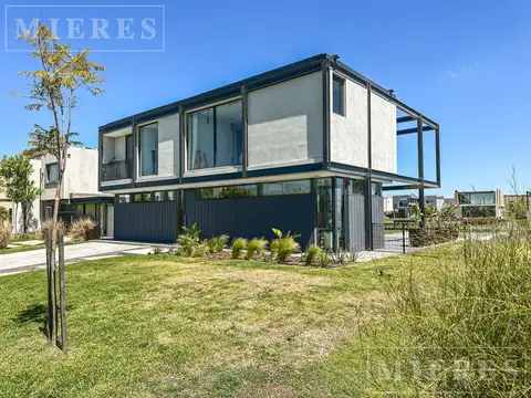 Casa en venta a la laguna  Barrio Acacias Puertos