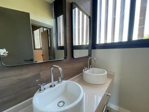 Casa en Alquiler Temporal en Plaza Mitre, USD 350