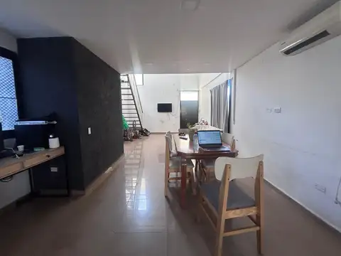 VENTA CASA 2 DORM EN BARRIO SPILIMBERGO NORTE CBA