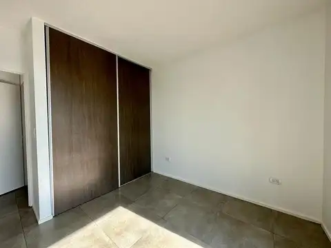 Tapia de Cruz  1382 - cochera