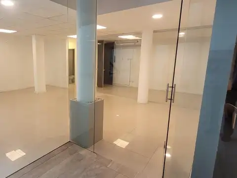 Oficina en zona privilegiada , oportunidad !