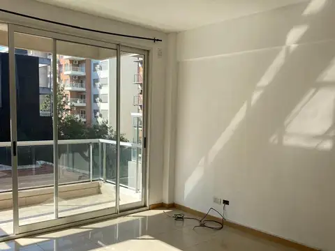 DEPARTAMENTO DE 2 AMBIENTES MODERNO CON BALCON MUY LUMINOSO
