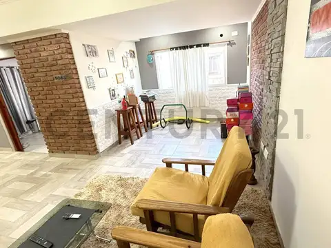 IMPECABLE CASA DE 3 DORMITORIOS EN B° BERNARDINO RIVADAVIA. VENADO TUERTO.