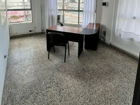 Oficina en Alquiler en Centro (Campana), $ 500.000