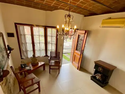 Casa 4 ambientes con 1 baño