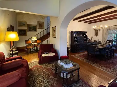 Casa 6 ambientes con 3 baños