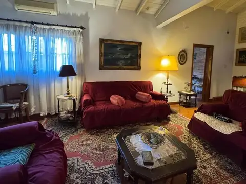 Casa en Venta con 3 cocheras