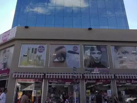 Oficina en Alquiler con 2 cocheras