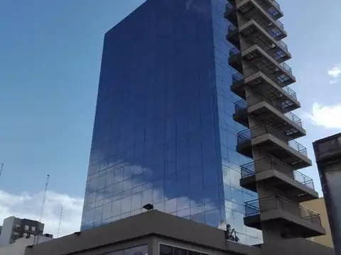 OFICINAS -MORON PREMIUM-CON COCHERA Y BAULERA