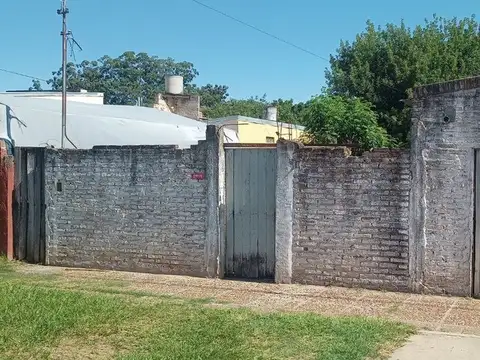 Casa en Venta Zona Granja Esmeralda, gran terreno