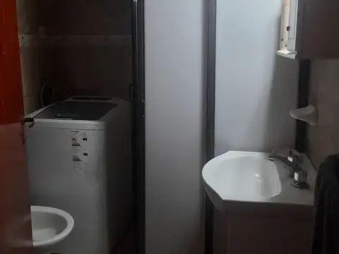 VENTA CASA  CON PILETA EN MERCEDES