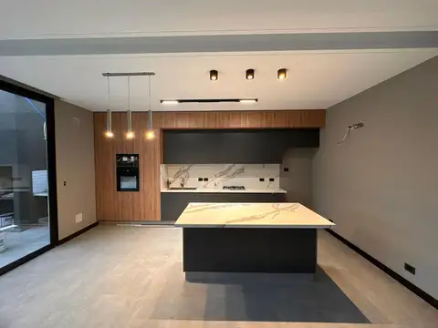 Casa en Venta al Oeste