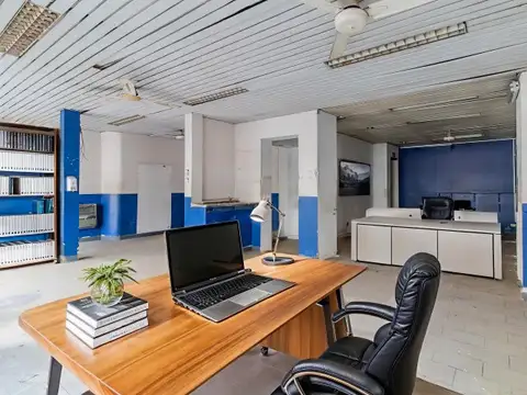 Casa de 4 ambientes con local en planta baja en Villa Real, Villa Devoto