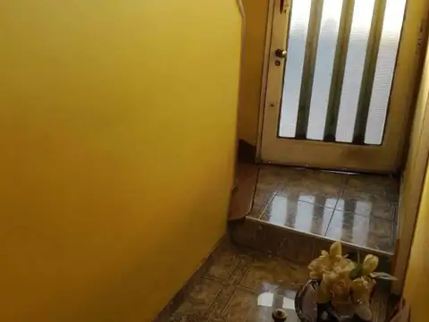 EXCELENTE CASA 5 AMBIENTES