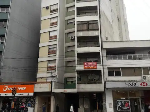 Depto en edificio apto profesional. Semipiso. Planta libre con baño y cocina, gas natural, agua